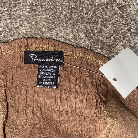 Nwt small bodycon romper. Stretch material. Super cute - Picture 7 of 7